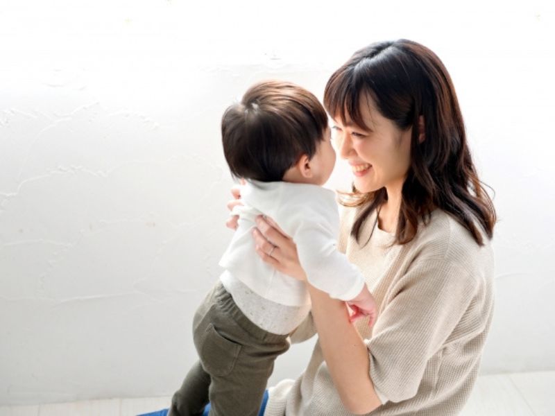 外壁塗装中、子どもへの影響はある？におい・音・安全面の注意点